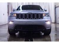 **ONE OWNER - MECHANICALLY CERTIFIED** 93,318 KM This 2021 Jeep Grand Cherokee 4x4 Laredo is powered... (image 5)