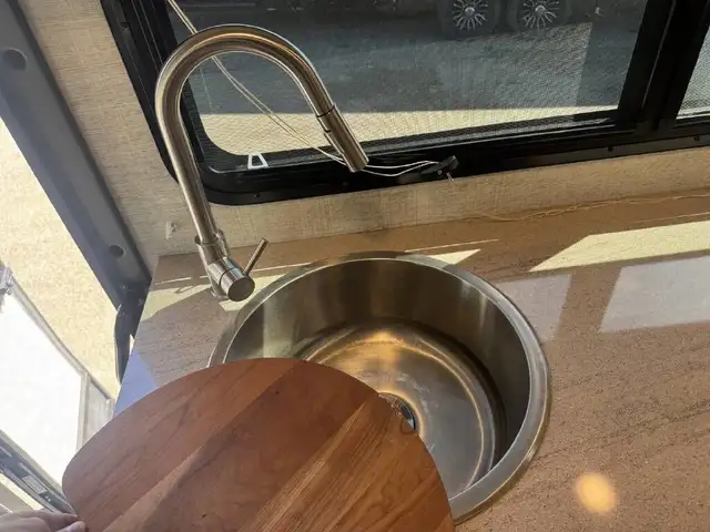 2023 Jayco Melbourne Prestige 24RP 1 extension + full paint et m in RVs & Motorhomes in Laval / North Shore - Image 16