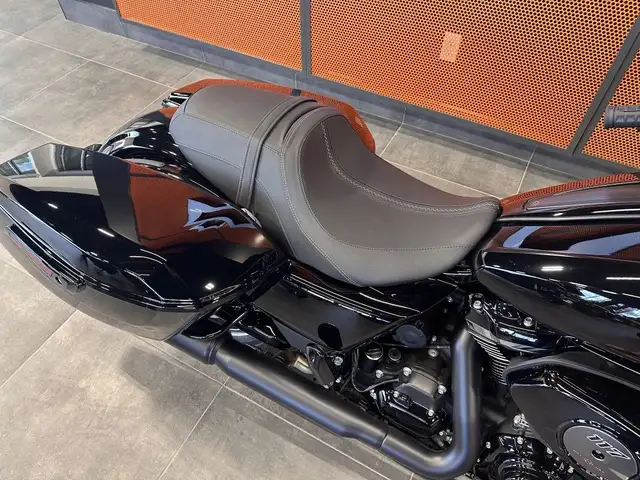 2025 Harley-Davidson Street Glide in Street, Cruisers & Choppers in Grande Prairie - Image 7