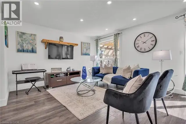 425 ERINBROOK Drive Kitchener, Ontario in Houses for Sale in Kitchener / Waterloo - Image 9
