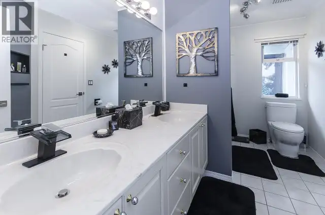 1241 COLEMAN STREET North Vancouver, British Columbia in Houses for Sale in North Shore - Image 32
