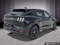 2023 Ford Mustang Mach-E Le Ford Mustang Mach-E 2023 est un VUS entièrement électrique qui allie le... (image 4)