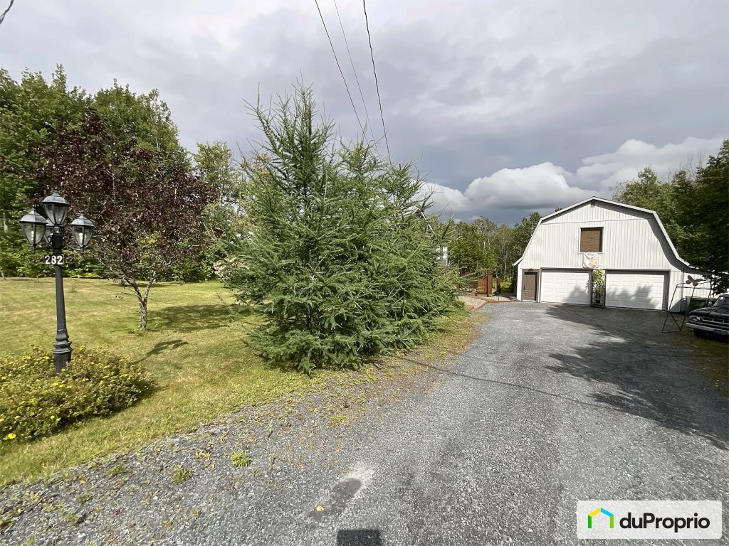 $640,000 - Bungalow for sale in Sherbrooke (St-Élie-d'Orford) — photo 2