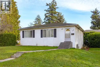This bright and welcoming 1950 bungalow offers standout value in a fantastic location and is ideal f...