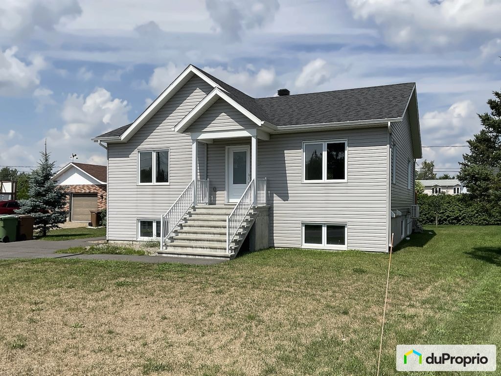 $599,999 - Duplex for sale in Drummondville (St-Nicéphore) — photo 1