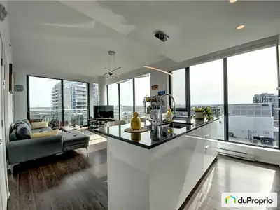 Superbe condo de coin, au 18e étage de l'immeuble (aucun voisin au-dessus), avec de grandes fenêtres...