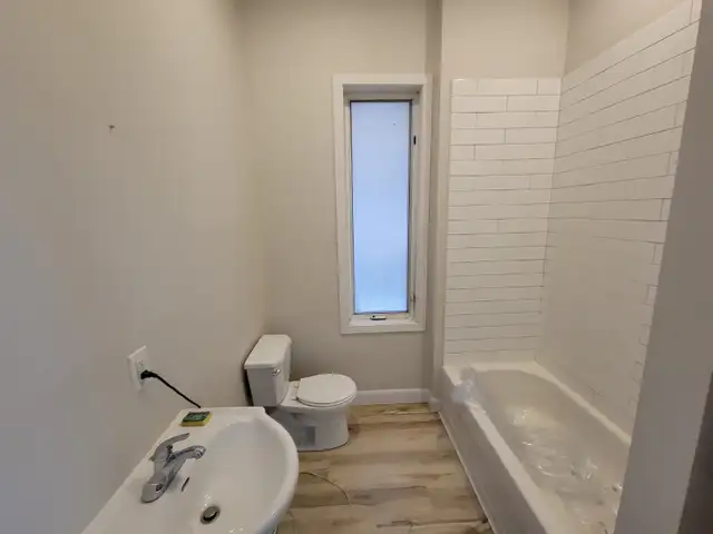 Main Floor Good condition Colborne St. E