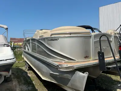 For more infomation on this 2015 Mandalay Tritoon call our sales team 705-437-1122 or emil info@quin...