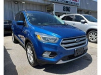 NO ACCIDENTS! CARFAX CLEAN! HEATED STEERING WHEEL, HEATED SEATS, ALLOY WHELLS, 4 WHEEL DRIVE, CRUISE... (image 1)
