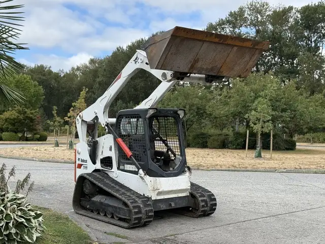 2017 Bobcat T740 Skid Loader in Heavy Trucks in Regina - Image 13