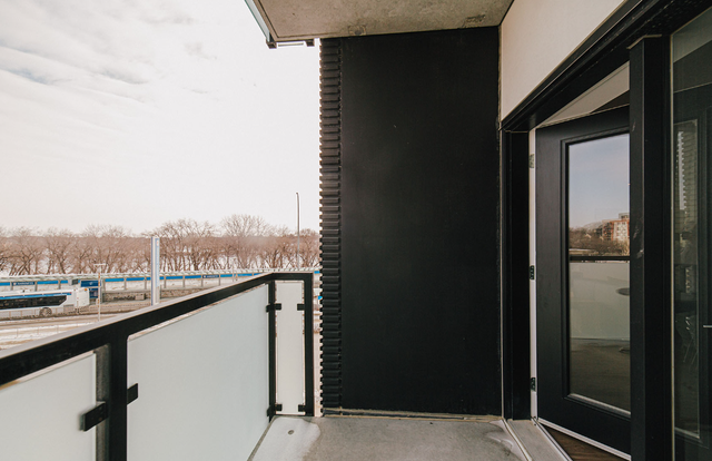 Modern 2BR in Winnipeg | Fully Furnished | Short Term Rental in Short Term Rentals in Winnipeg - Image 11