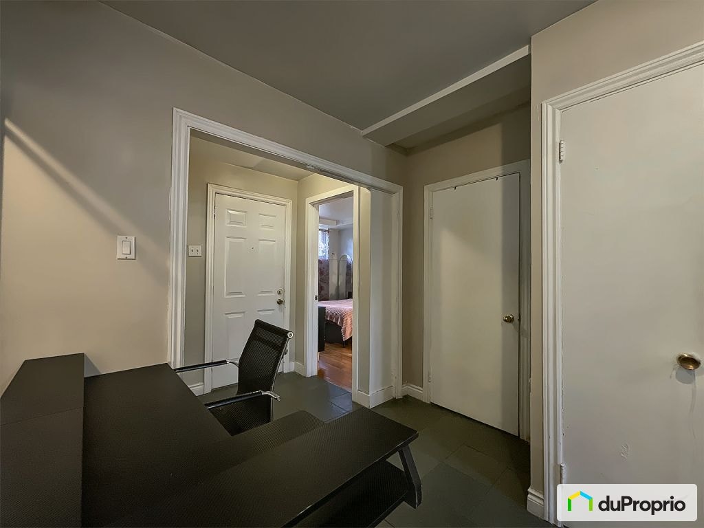 $745,000 - Triplex for sale in Longueuil (LeMoyne) — photo 2