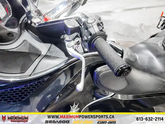 2010 Can-Am SPYDER RT S in Street, Cruisers & Choppers in Ottawa - Image 13