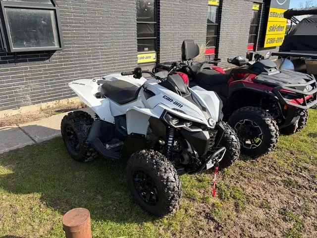 2023 Can-Am RENEGADE 650 4x4 in ATVs in Ottawa - Image 2