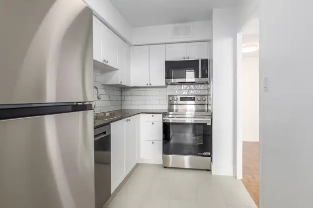 1 Bedroom Apartment for Rent - 30 High Street East in Long Term Rentals in Mississauga / Peel Region - Image 8