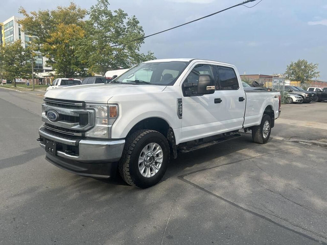 2022 Ford F-250 XLT Crew Cab Long Box 4WD in Cars & Trucks in City of Toronto - Image 3