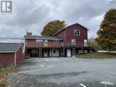 This 2.5-storey mixed-use commercial/residential building offers both versatility and strong income...