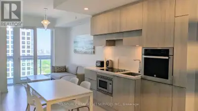 Bedroom plus Large Den (used as bedroom), 2 Full Washroom Condo At E2 Condos at Yonge/Eglinton. Dire...