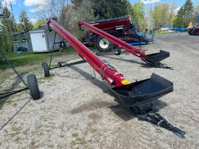 2026 EASY-VEY 831 CONVEYOR STOCK #A117022 TRANSPORT CONVEYOR 8 INCHES WIDE 31 FEET LONG HYDRAULIC DR...