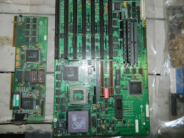 Vintage computer parts in Desktop Computers in Kingston - Image 8