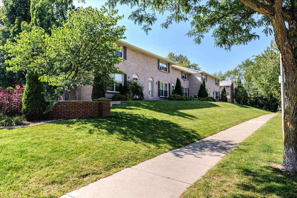 Blackacres Blvd Townhomes - Townhouse (3 bedroom) available at 1 4