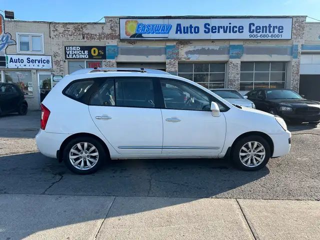 2011 Kia Rondo EX in Cars & Trucks in St. Catharines - Image 5