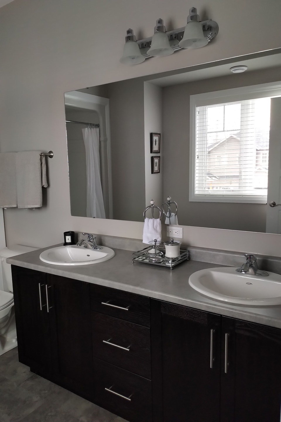 Luxury 3 Bedroom Executive Suite Apartment in Orillia 5