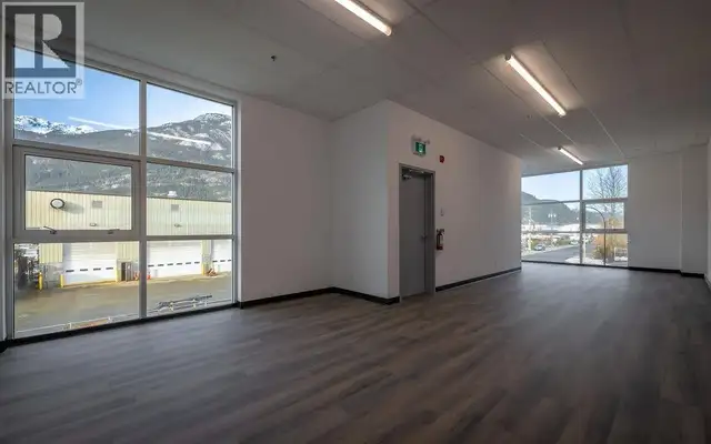 105A 38926 MID WAY Squamish, British Columbia in Commercial & Office Space for Rent in Prince Rupert - Image 8