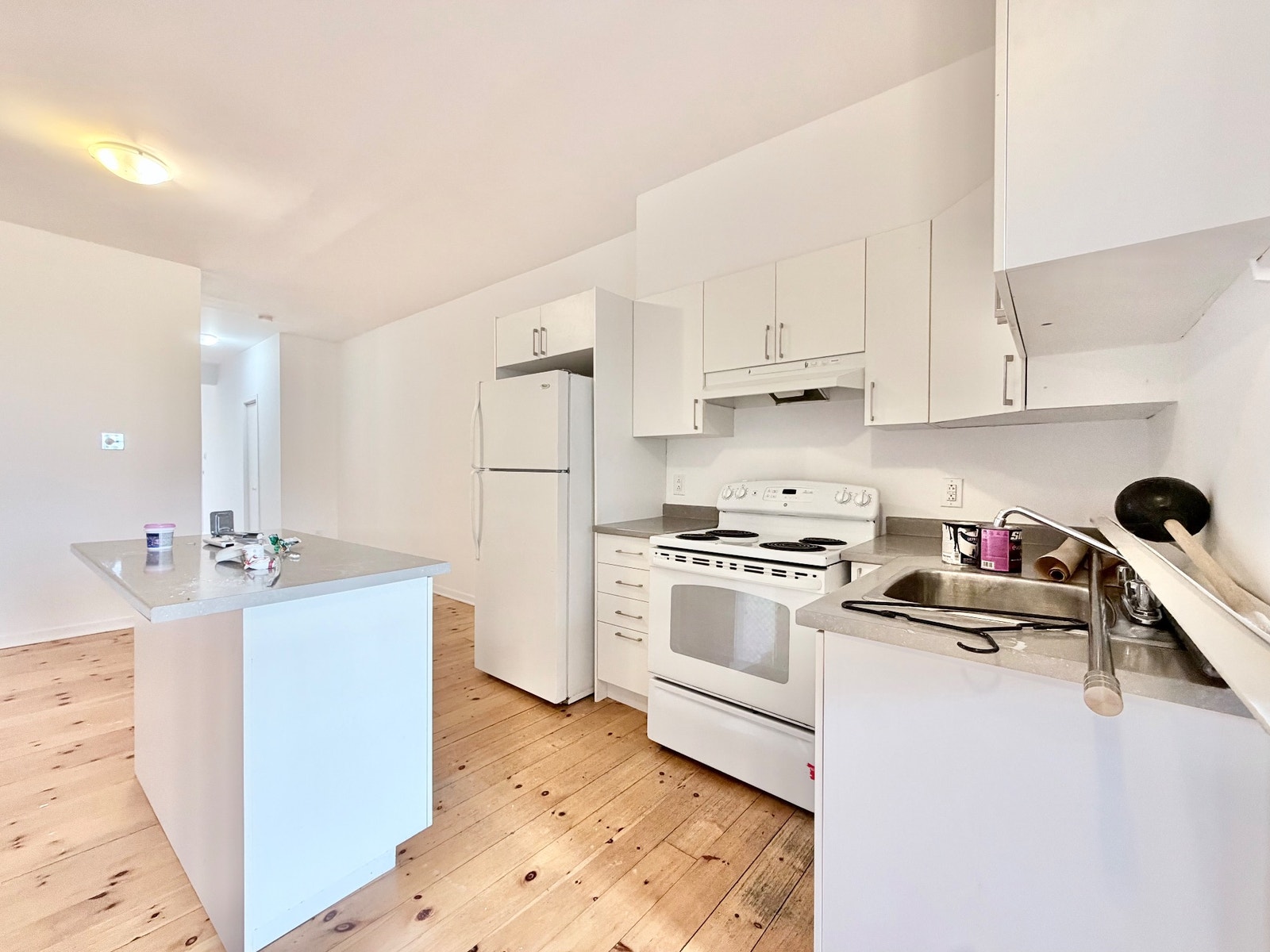 2310 Sherbrooke E — photo 3