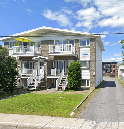 418-655-8281 À voir au 475 46e rue Ouest, appartement #2, superbe grand 4 1/2 style condo, situé au...
