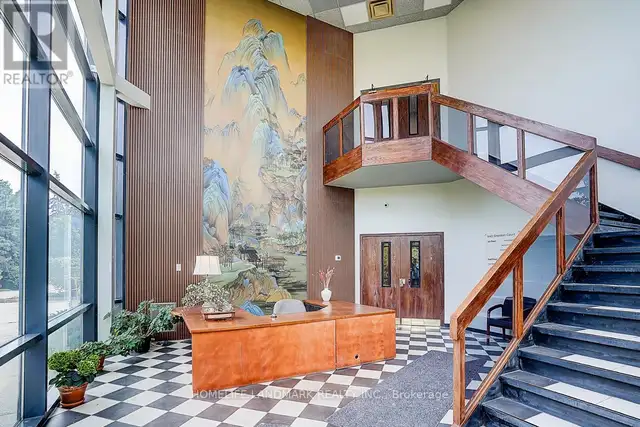 MAIN - 940 SHELDON COURT Burlington (Industrial Burlington), Ont in Commercial & Office Space for Rent in Oakville / Halton Region - Image 2