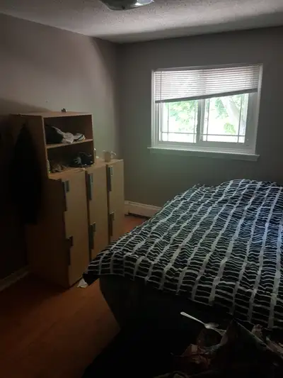 Rooms to rent in Scarboro it is best to text/call not email