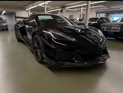 FACTORY OPTIONS BELOW: 14” Diag Colour Touchscreen ZR1 Carbon Fibre Areo Package Front Lift Adjustab...
