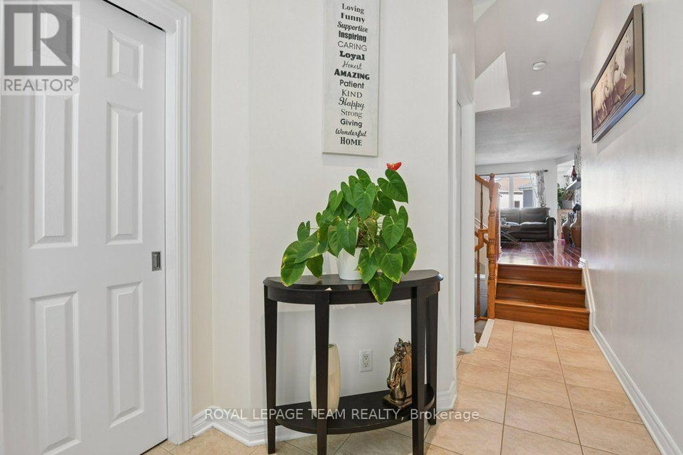 303 BALINROAN CRESCENT Ottawa, Ontario 4
