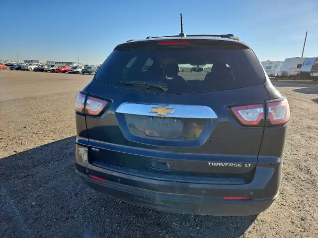 2016 Chevrolet Traverse in Cars & Trucks in Calgary - Image 5