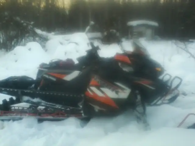 NUMEROUS.SLEDS.FOR.SALE.READ.BELOW.CALL.780.240.9380. in Snowmobiles in Edmonton - Image 10