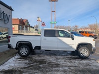 The 2024 Chevrolet Silverado 3500HD LT LT 4x4 is a powerful and dependable heavy-duty pickup designe... (image 7)