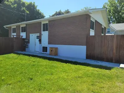 3-Bedroom Apartment in Kingston - 4 Guy Street