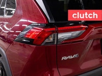 1 OWNER / Rear View Camera, 12V Outlet, Apple CarPlay and more! Clutch is the largest online used ca... (image 9)