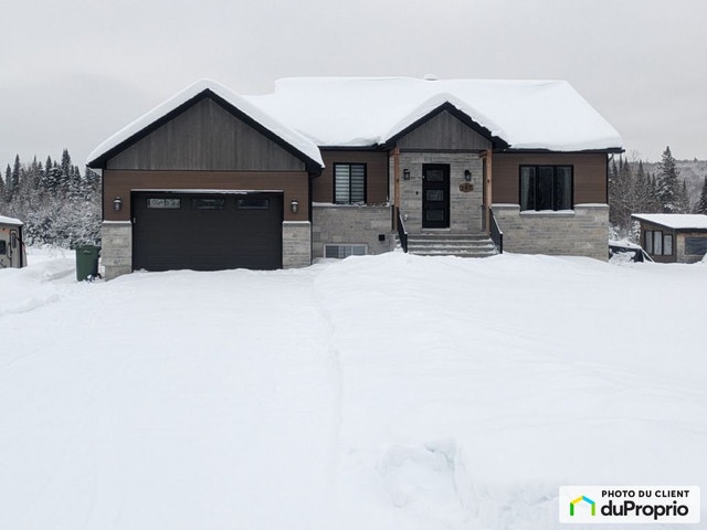 $599,999 - Bungalow for sale in Lantier — photo 1