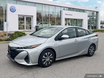 Only 54,975 Miles! This Toyota Prius Prime delivers a Gas/Electric I-4 1.8 L/110 engine powering thi...