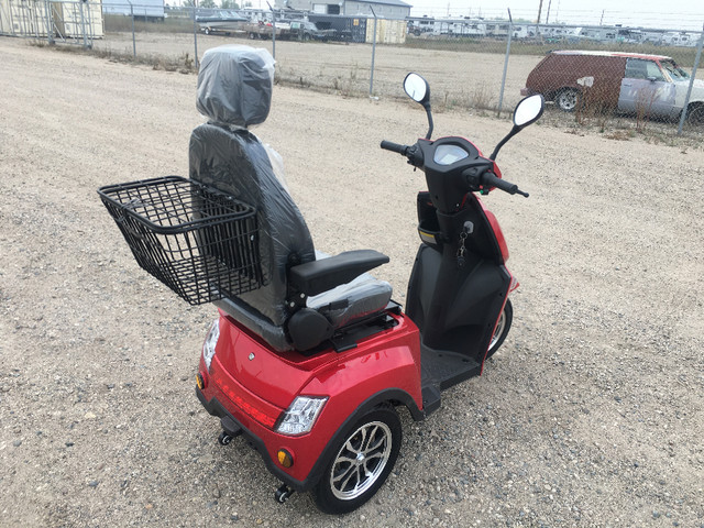BRAND NEW GIO TITAN LONG RANGE OUTDOOR MOBILITY SCOOTER in Other in Brandon - Image 4