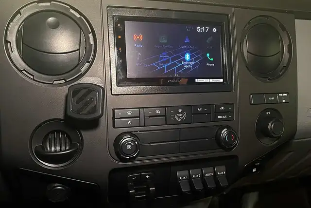 2015 Thor Chateau 33SW - Pre-Owned Super C Motorhome.  in RVs & Motorhomes in Red Deer - Image 18