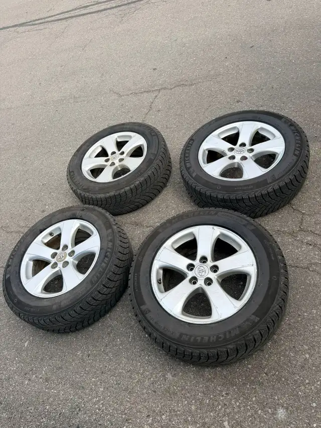 Oem Toyota Rav4 Venza 225/65/17 michelin winter tires 5x114.3 in Tires & Rims in Mississauga / Peel Region - Image 5