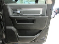 RAM 1500 CLASSIC 2022 SLT V8 5.7 LITRES HEMI CREW-CAB BOITE 5,7" 4X4 TOUT ÉQUIPÉ / CAMÉRA DE RECUL /... (image 9)