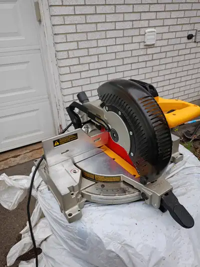 10" Dewalt miter saw, Excellent gift, Keswick area, $120., View more