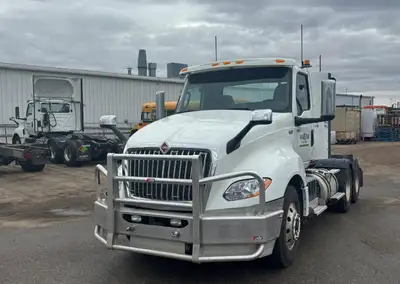 Stock #: 444223 Tandem Axle Day Cab Tractor, International A26 engine (475) HP, Eaton Fuller Ultra S...