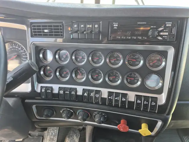 2019 KENWORTH T800 in Heavy Trucks in Saskatoon - Image 14