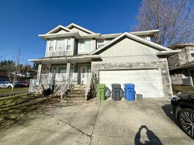 Video Tour: https://youtu.be/F6ig-V8GoII **Option to rent the full house with an additional 2 bed 1...
