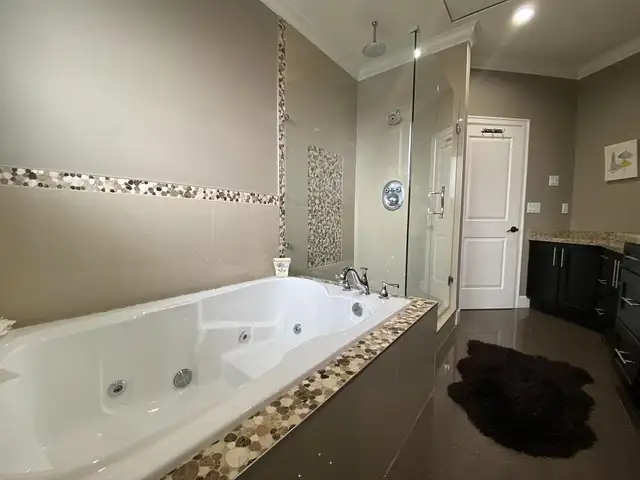 11655 87A AVENUE Surrey, British Columbia in Long Term Rentals in Richmond - Image 23